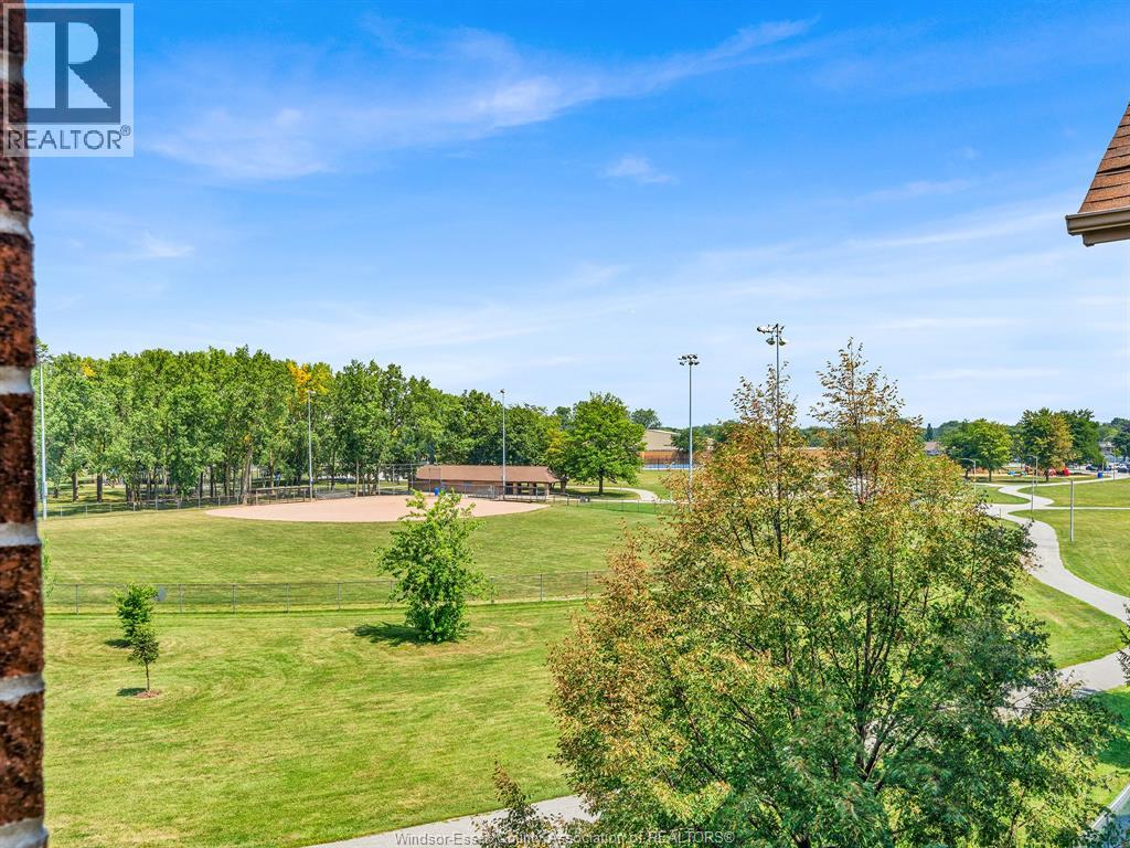 Photo 8 of 3160 Wildwood, Windsor ON