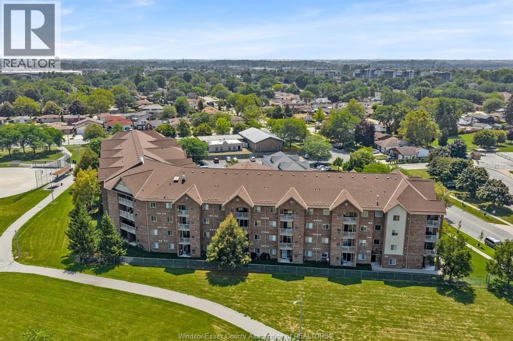 Photo 6 of 3160 Wildwood, Windsor ON