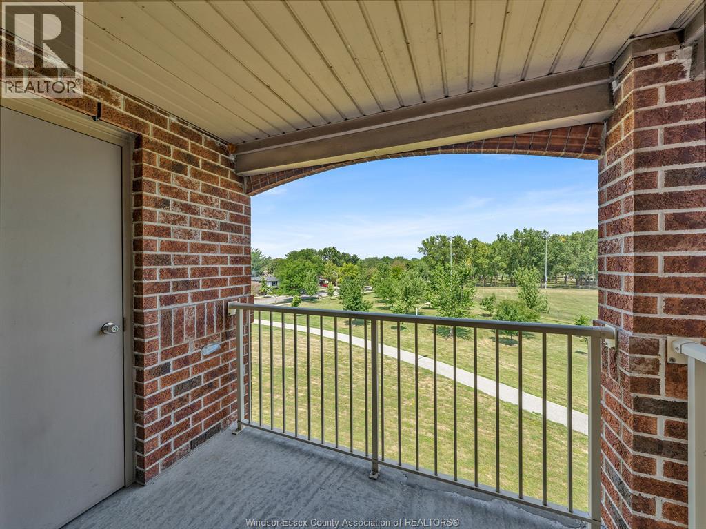 Photo 5 of 3160 Wildwood, Windsor ON