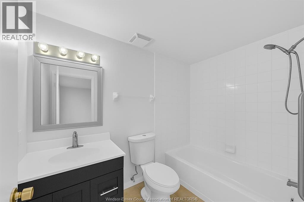 Photo 20 of 3160 Wildwood, Windsor ON