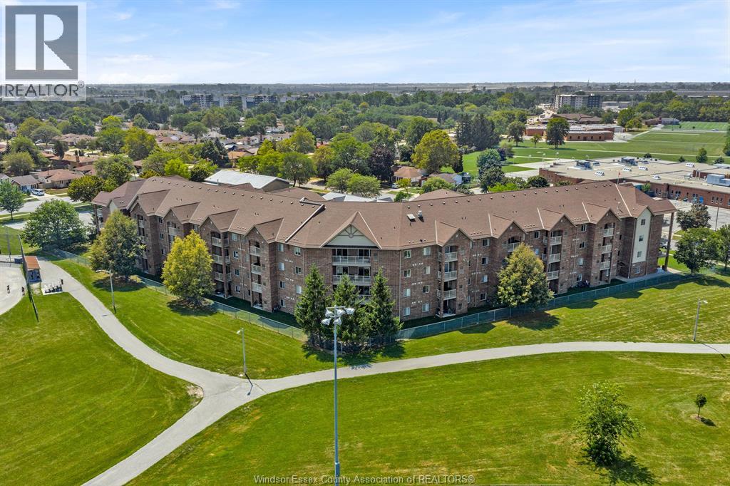 Photo 16 of 3160 Wildwood, Windsor ON
