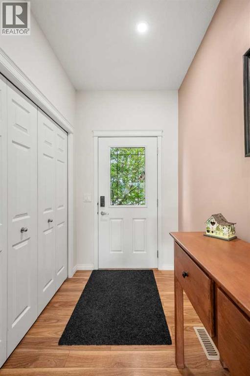 Photo 32 of 681 Hillcrest Road Sw, Airdrie AB
