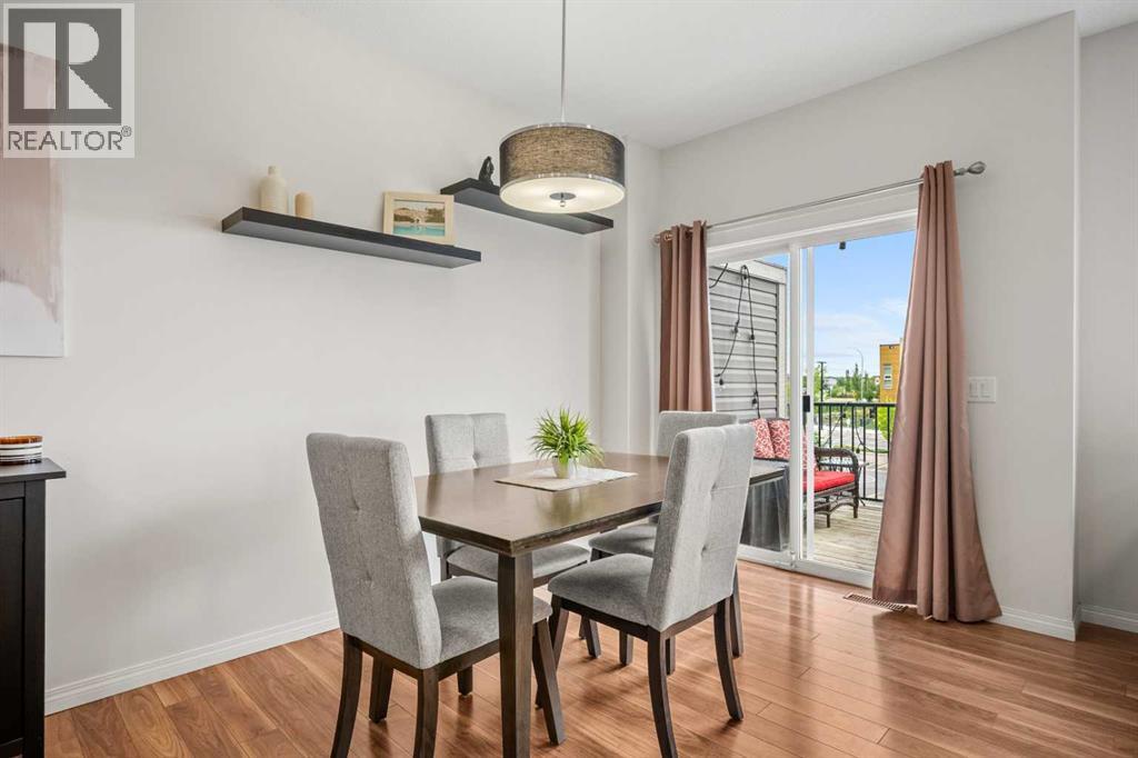 Photo 7 of 681 Hillcrest Road Sw, Airdrie AB