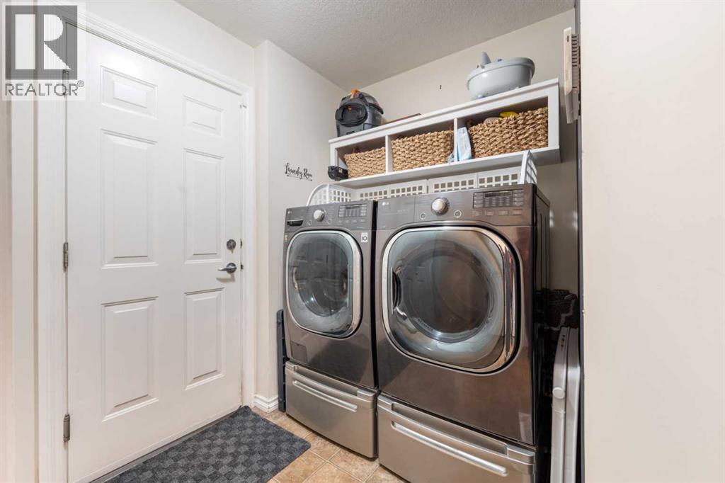 Photo 22 of 34 Crystalridge Close, Okotoks AB