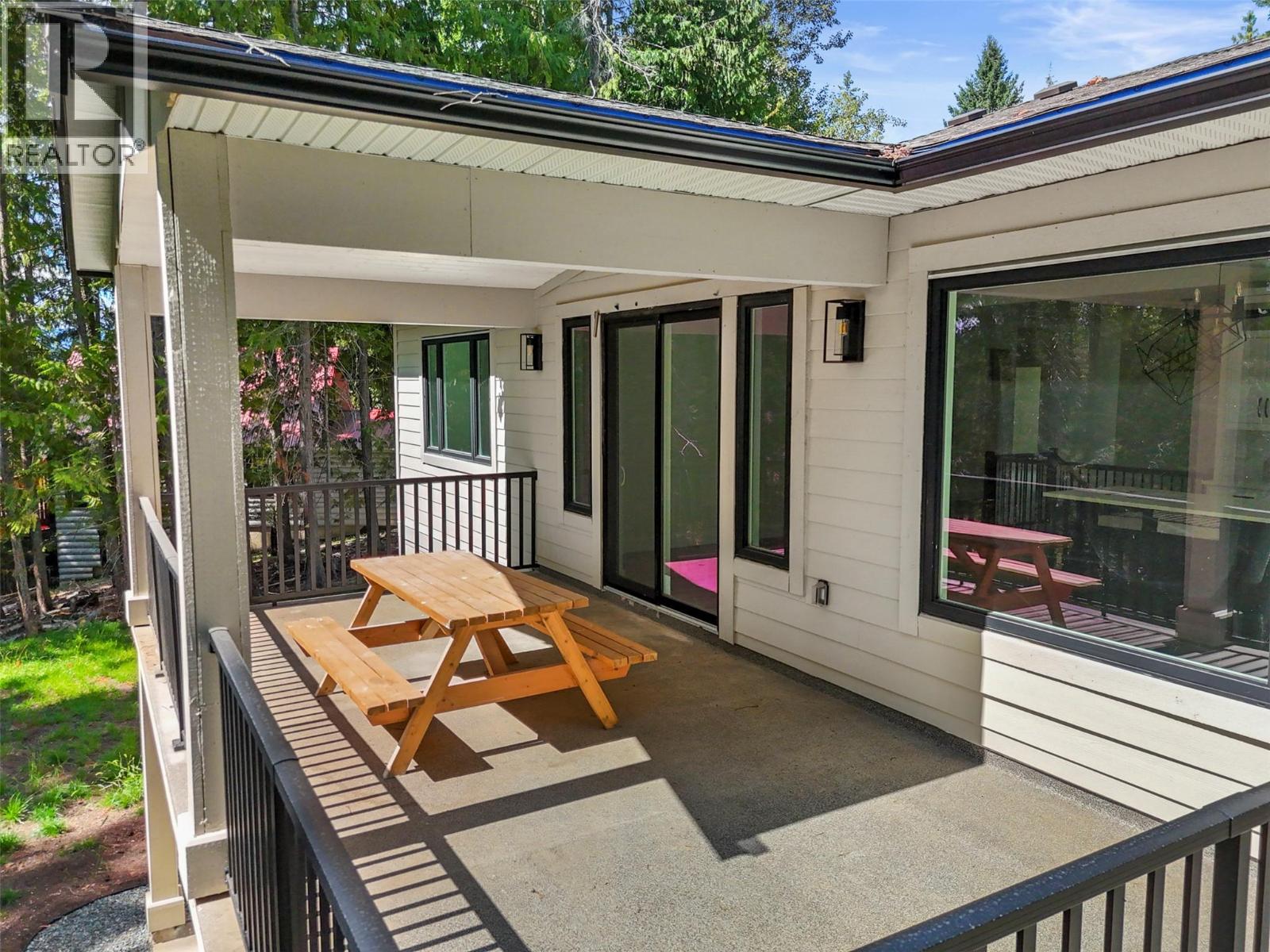 Photo 9 of 7279 Birch Close, Anglemont BC
