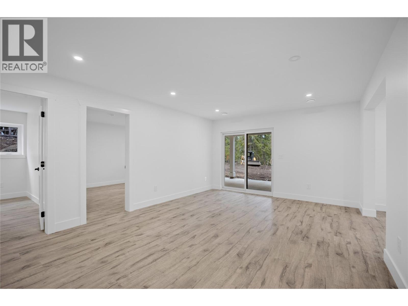 Photo 20 of 7279 Birch Close, Anglemont BC