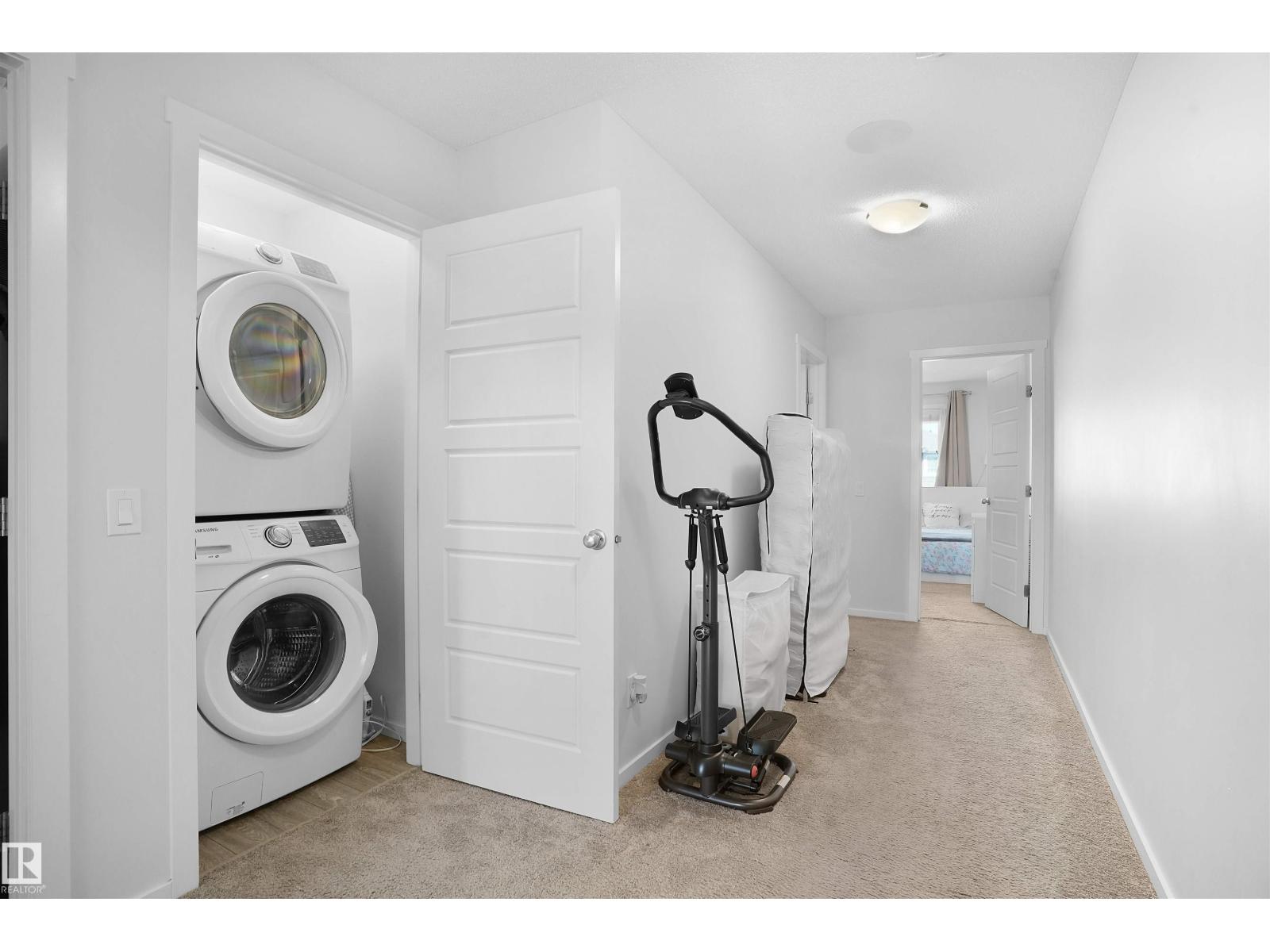 Photo 18 of 39 6004 Rosenthal Wy Nw, Edmonton AB