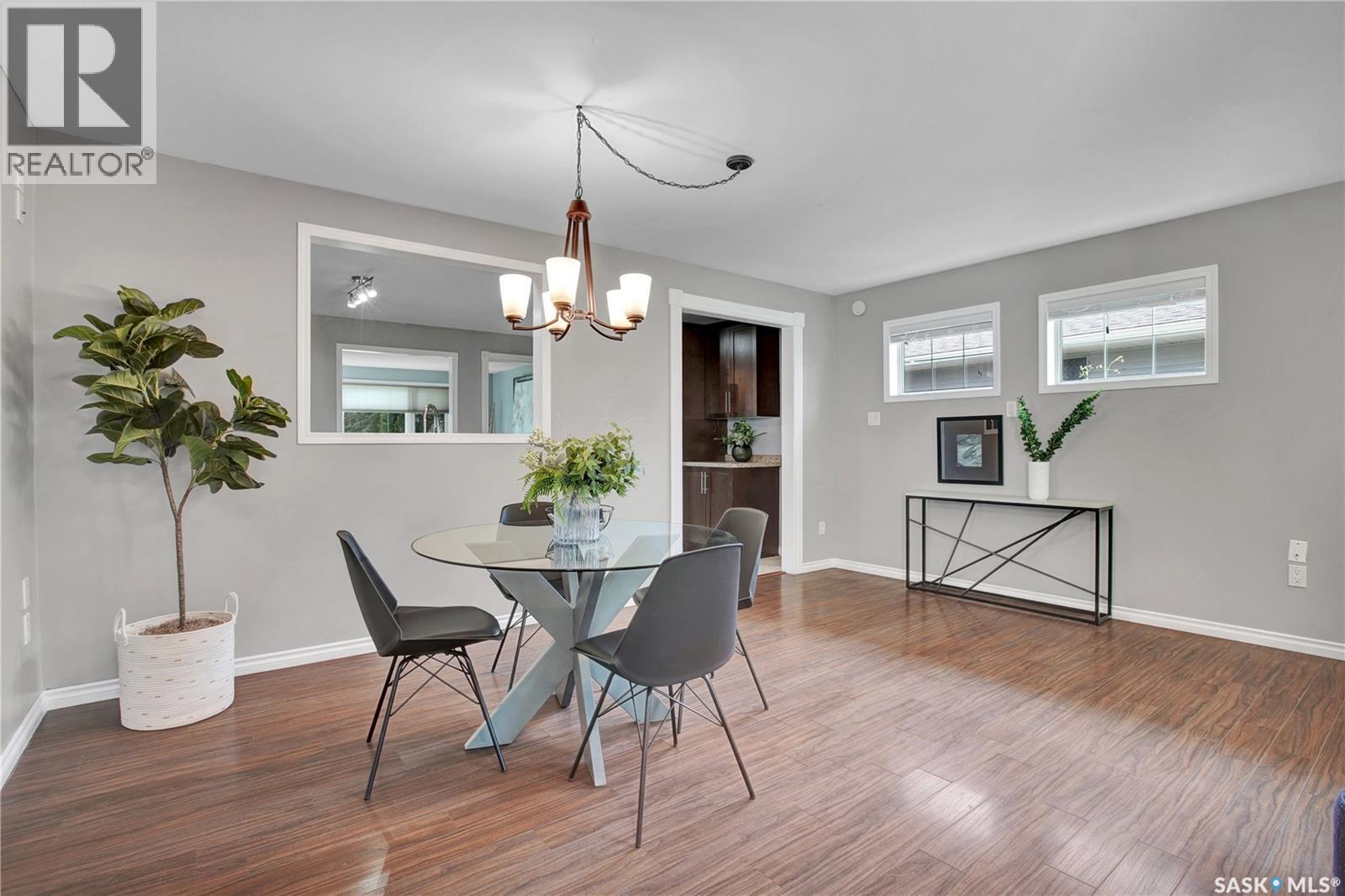 Photo 10 of 26 Columbia Drive, Saskatoon SK