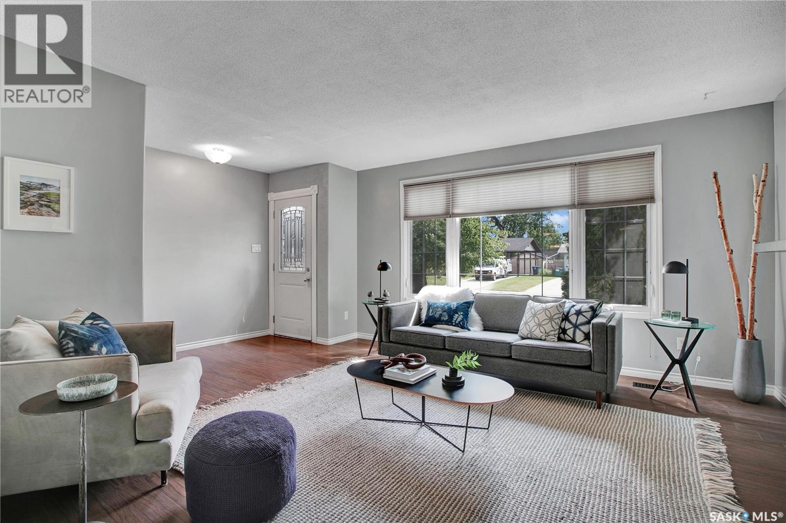 Photo 5 of 26 Columbia Drive, Saskatoon SK