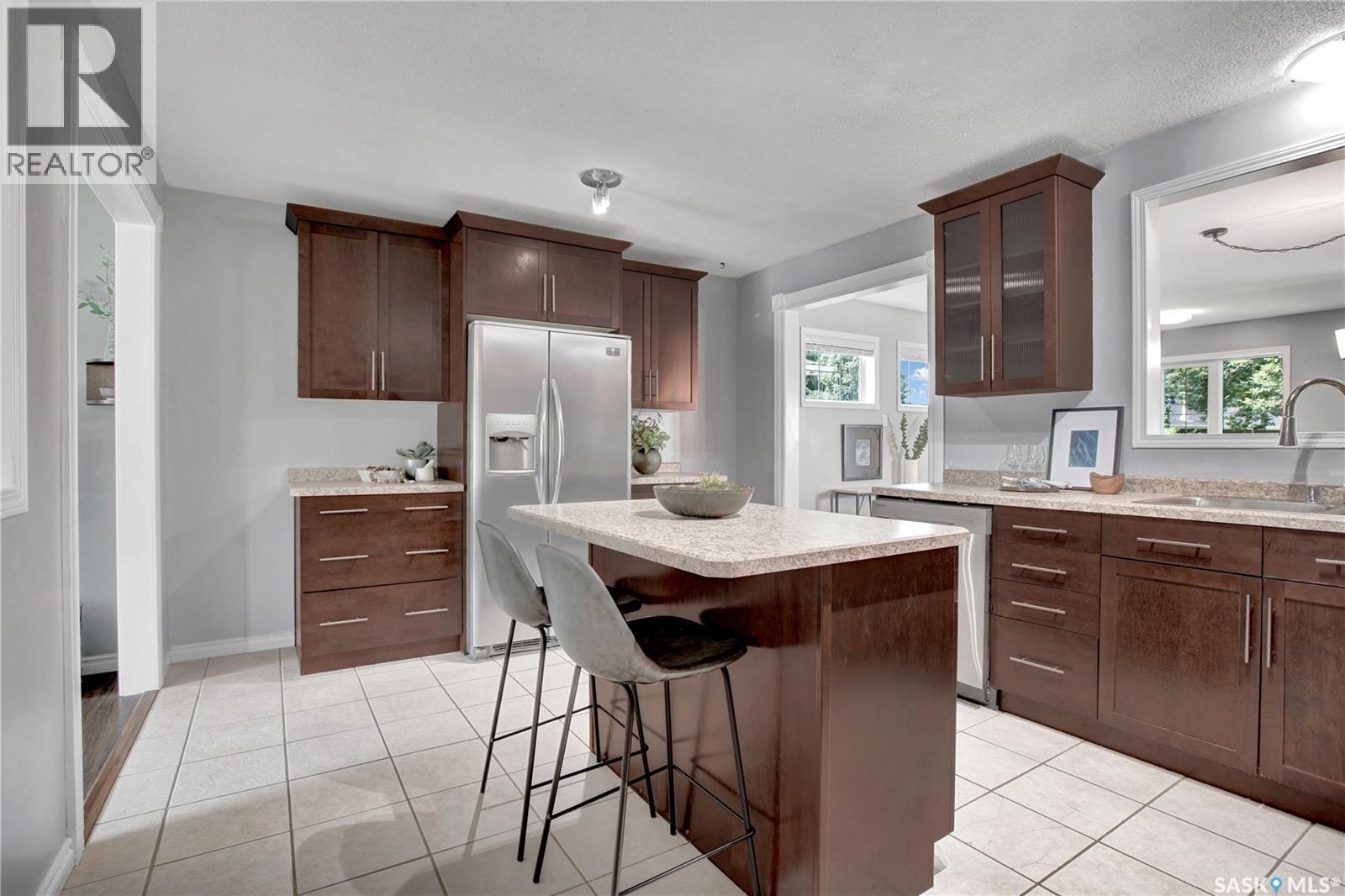 Photo 8 of 26 Columbia Drive, Saskatoon SK