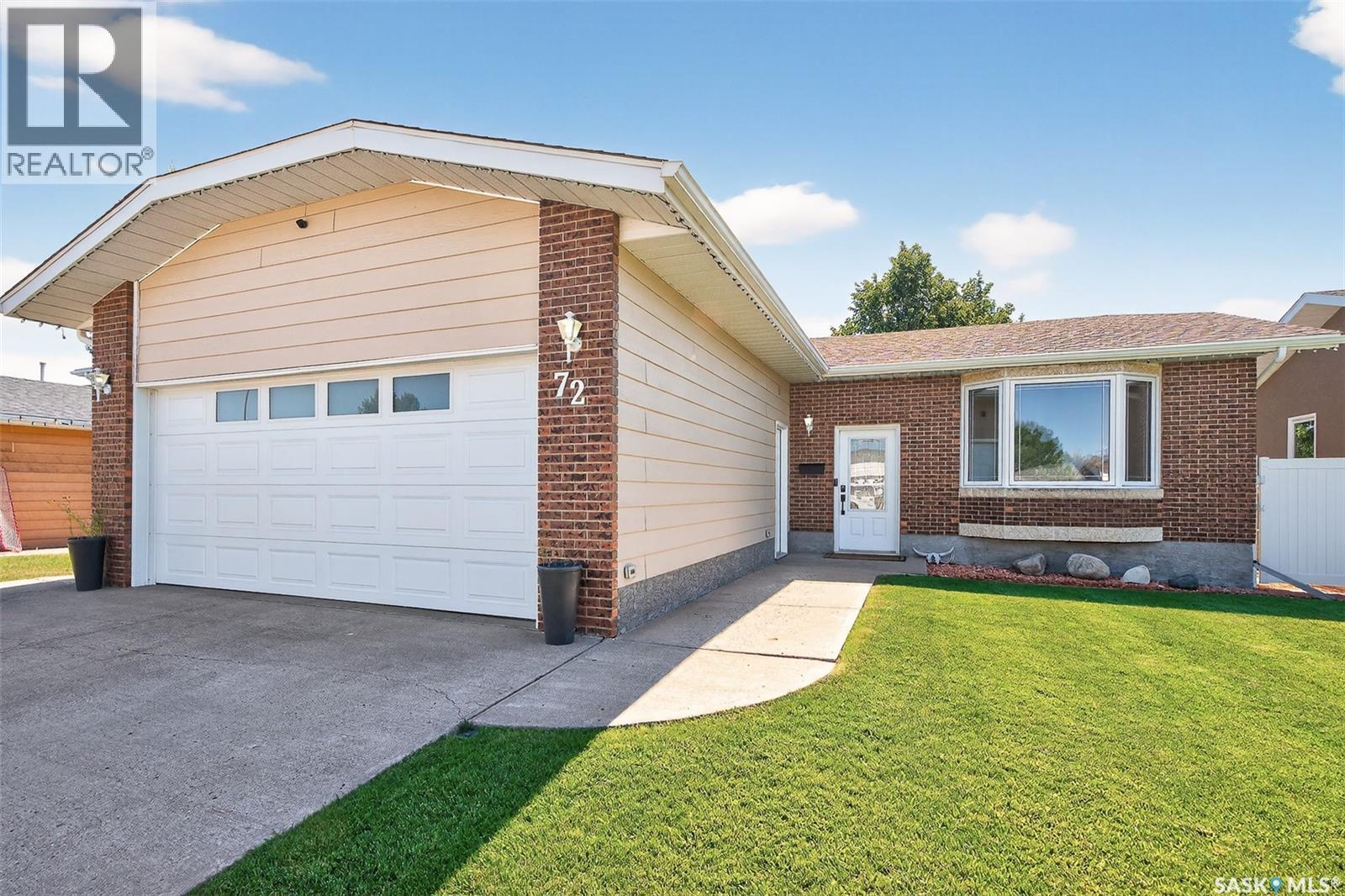 Photo 17 of 72 Thorn Crescent, Moose Jaw SK