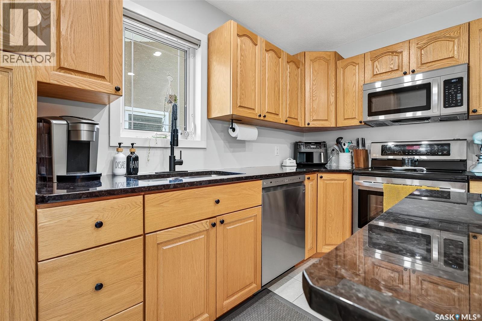 Photo 11 of 72 Thorn Crescent, Moose Jaw SK
