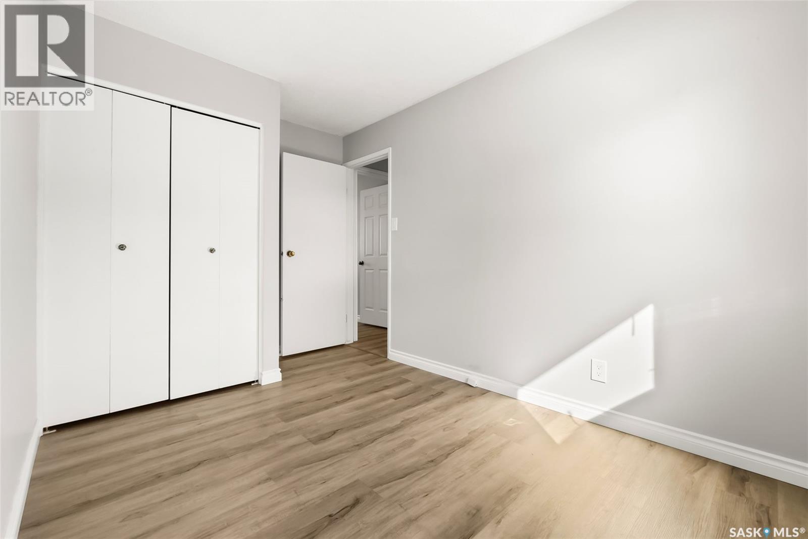 Photo 16 of 105 Borlase Crescent, Regina SK