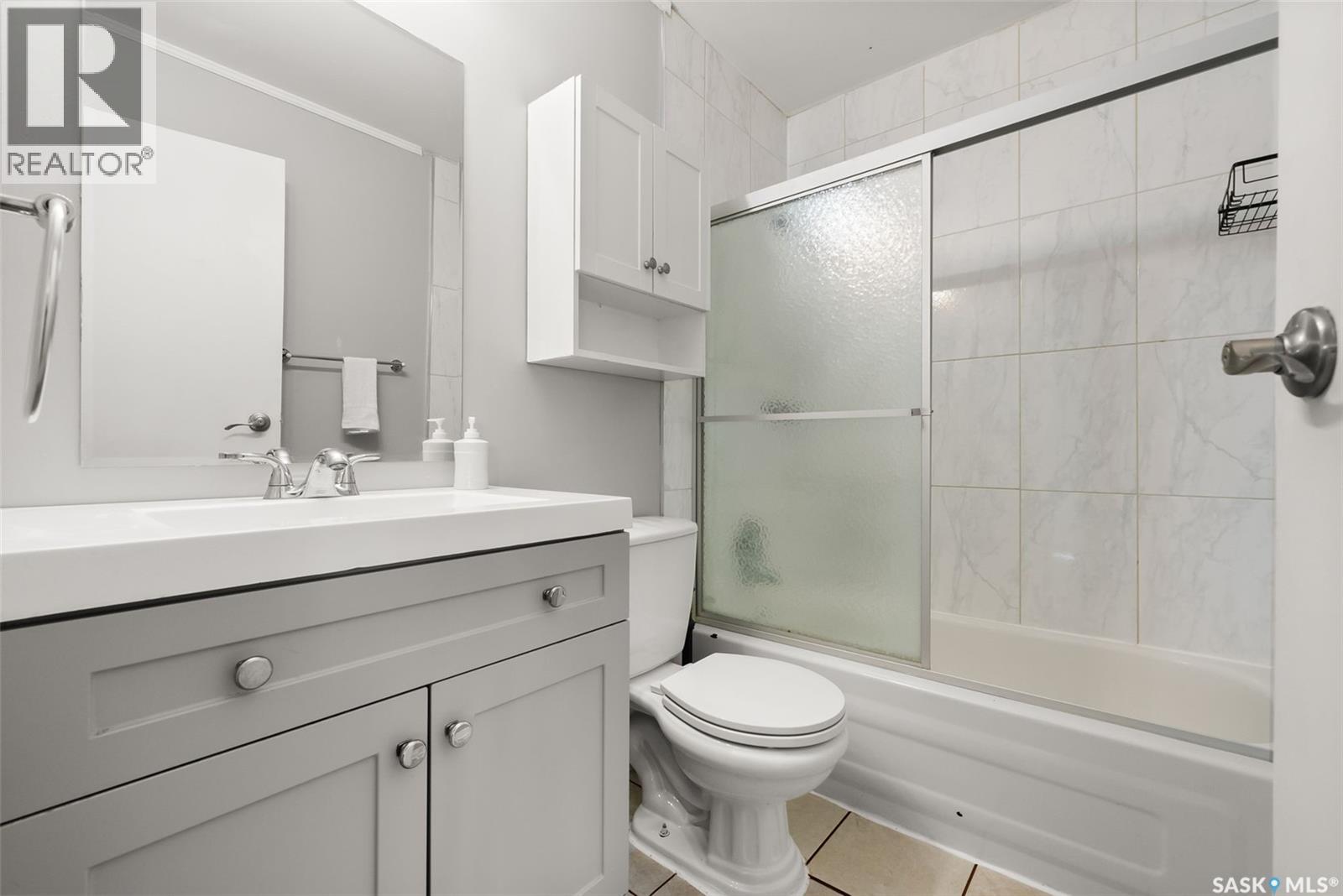 Photo 17 of 105 Borlase Crescent, Regina SK