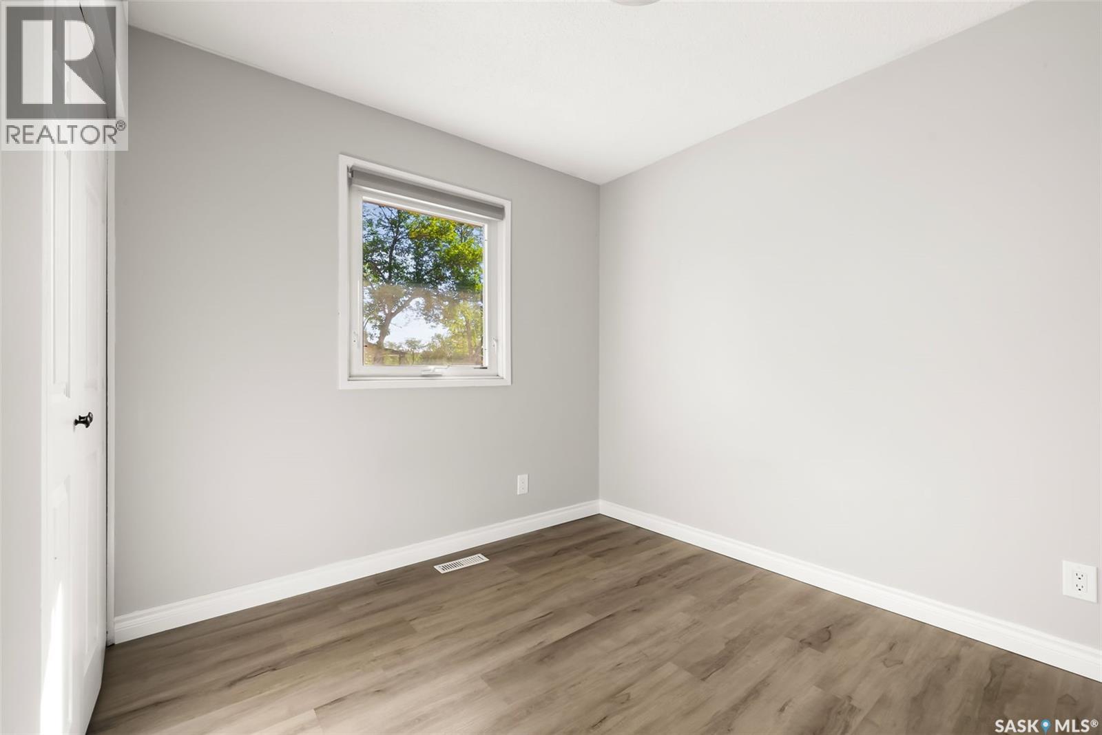 Photo 18 of 105 Borlase Crescent, Regina SK