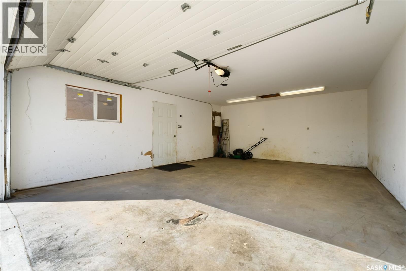 Photo 27 of 105 Borlase Crescent, Regina SK