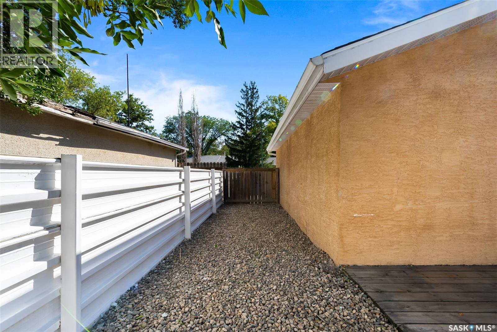 Photo 32 of 105 Borlase Crescent, Regina SK