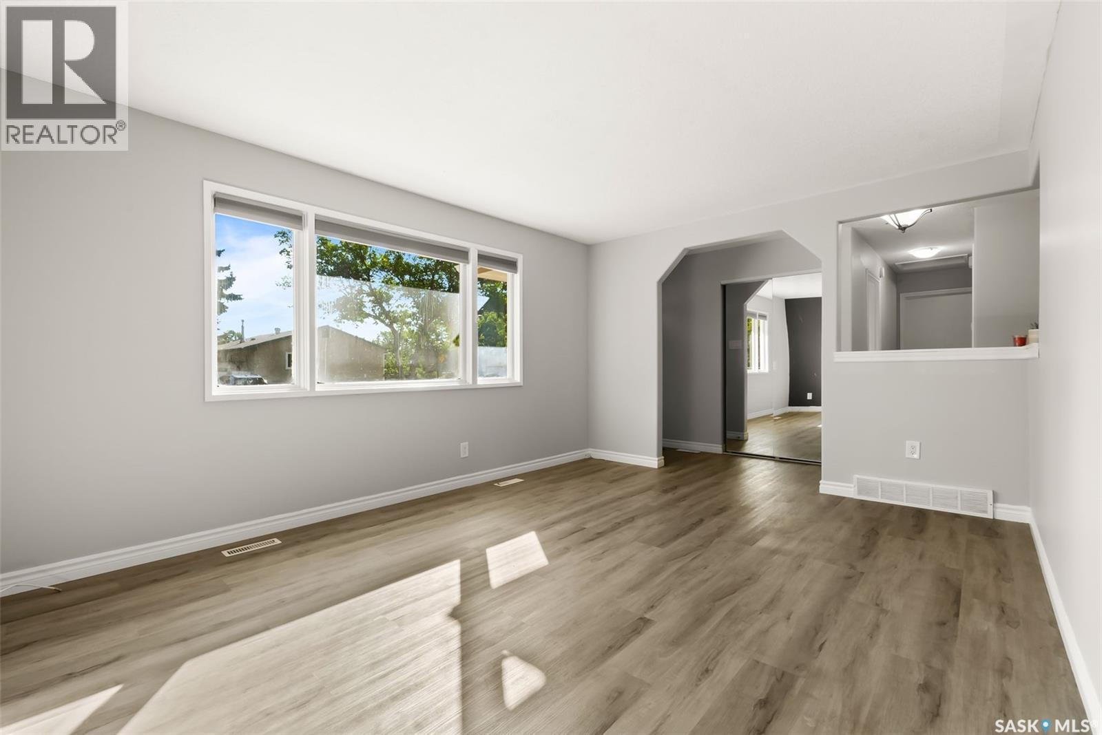 Photo 6 of 105 Borlase Crescent, Regina SK