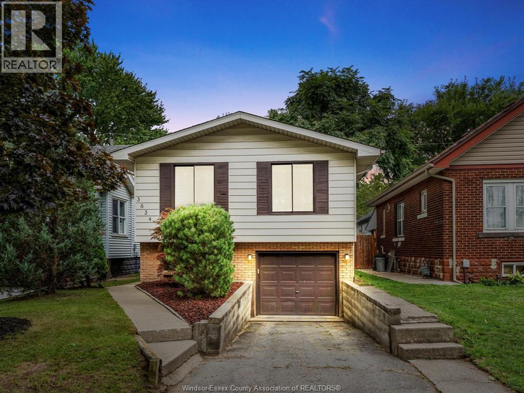 Photo 2 of 3834 Montcalm Street, Windsor ON