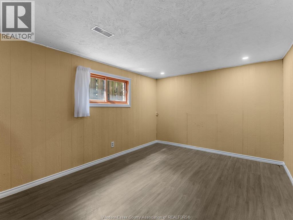 Photo 22 of 3834 Montcalm Street, Windsor ON