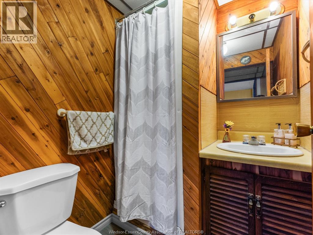Photo 5 of 3834 Montcalm Street, Windsor ON