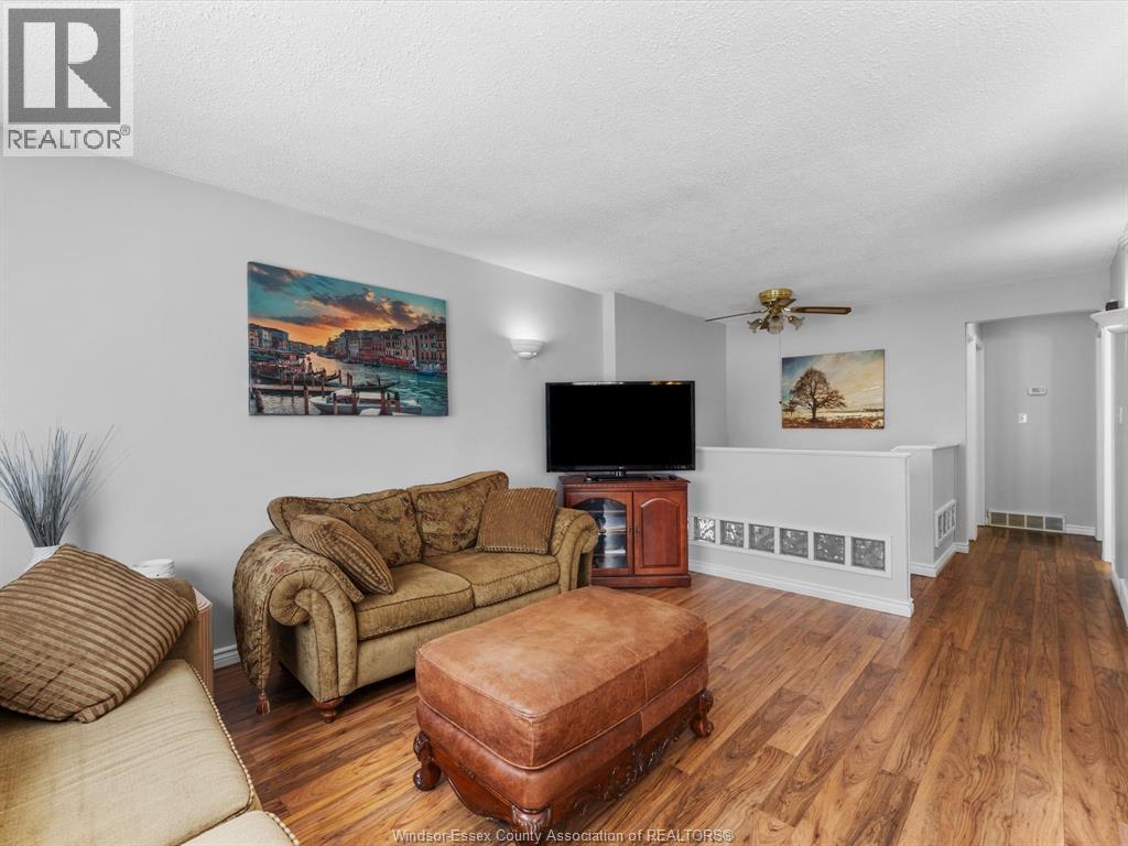 Photo 25 of 3834 Montcalm Street, Windsor ON