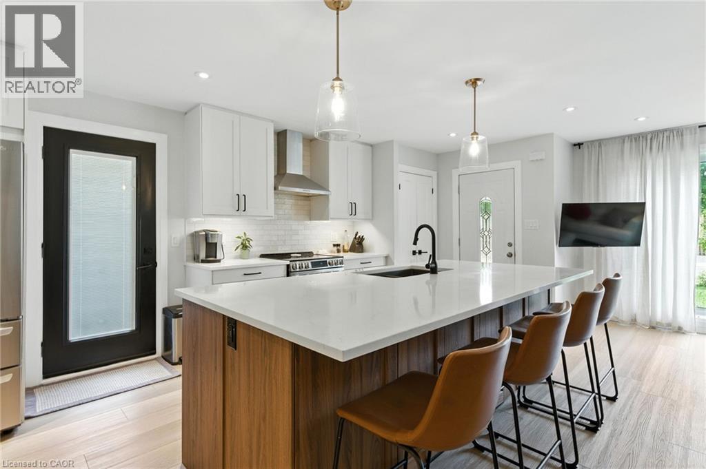 Photo 36 of 374 Magnolia Drive, Hamilton ON