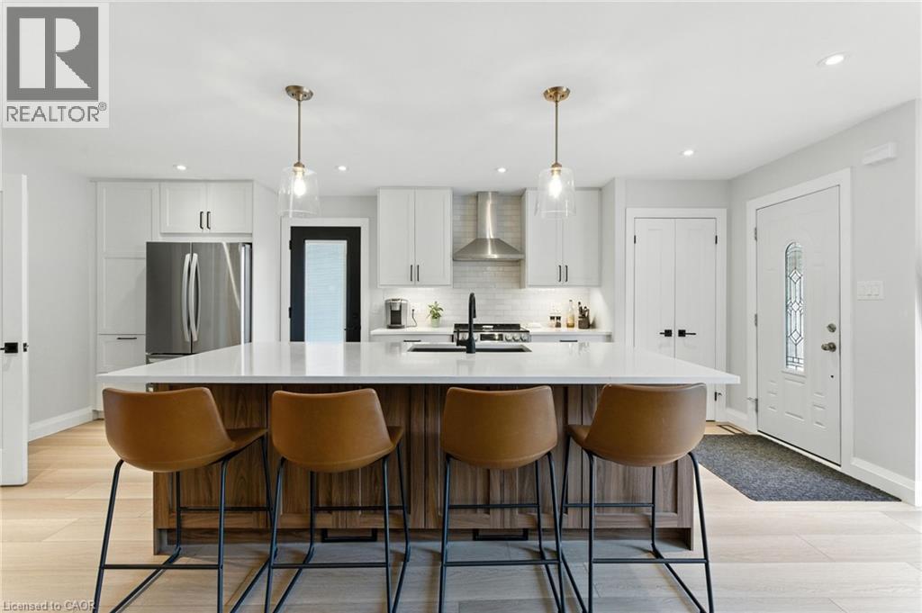 Photo 29 of 374 Magnolia Drive, Hamilton ON