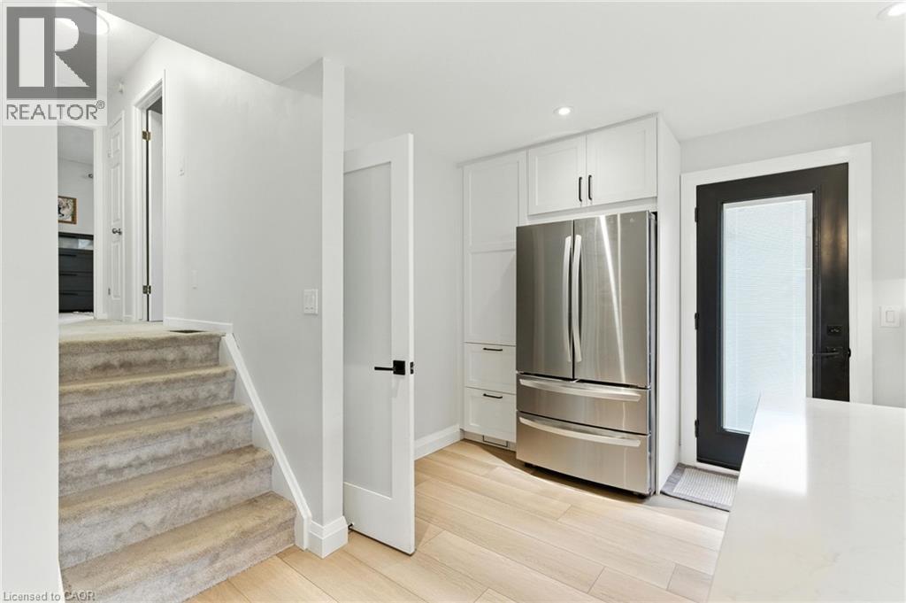 Photo 31 of 374 Magnolia Drive, Hamilton ON