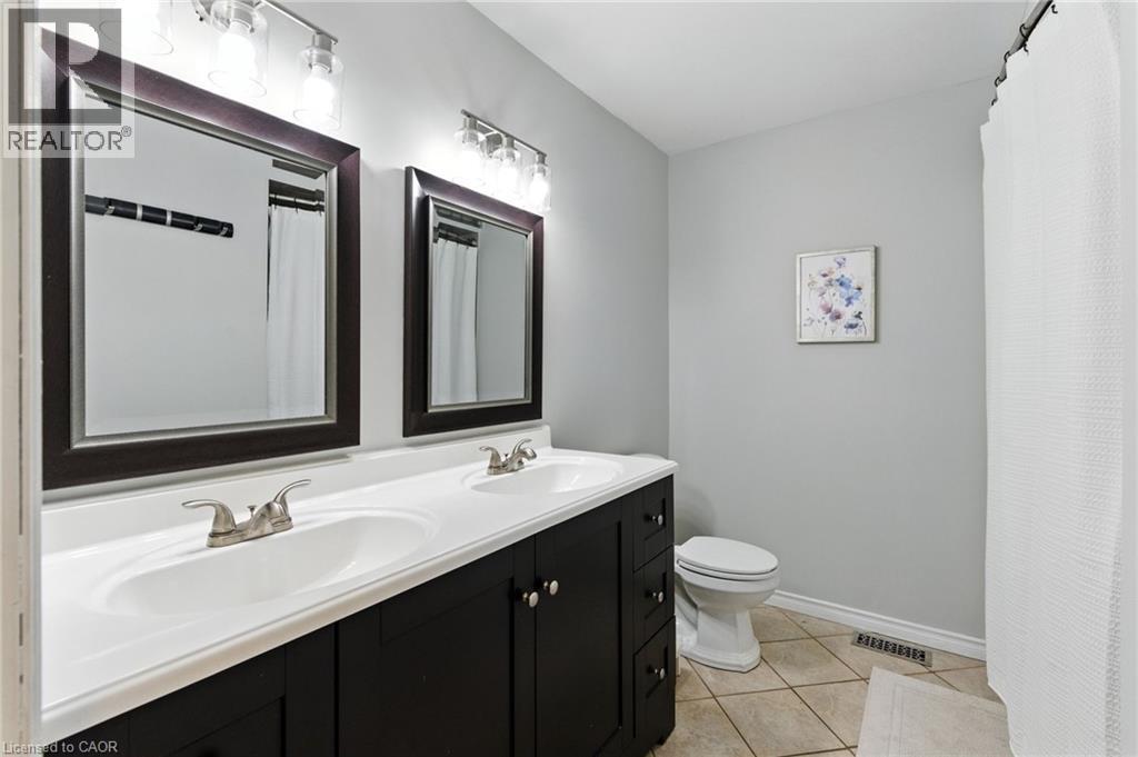 Photo 9 of 374 Magnolia Drive, Hamilton ON