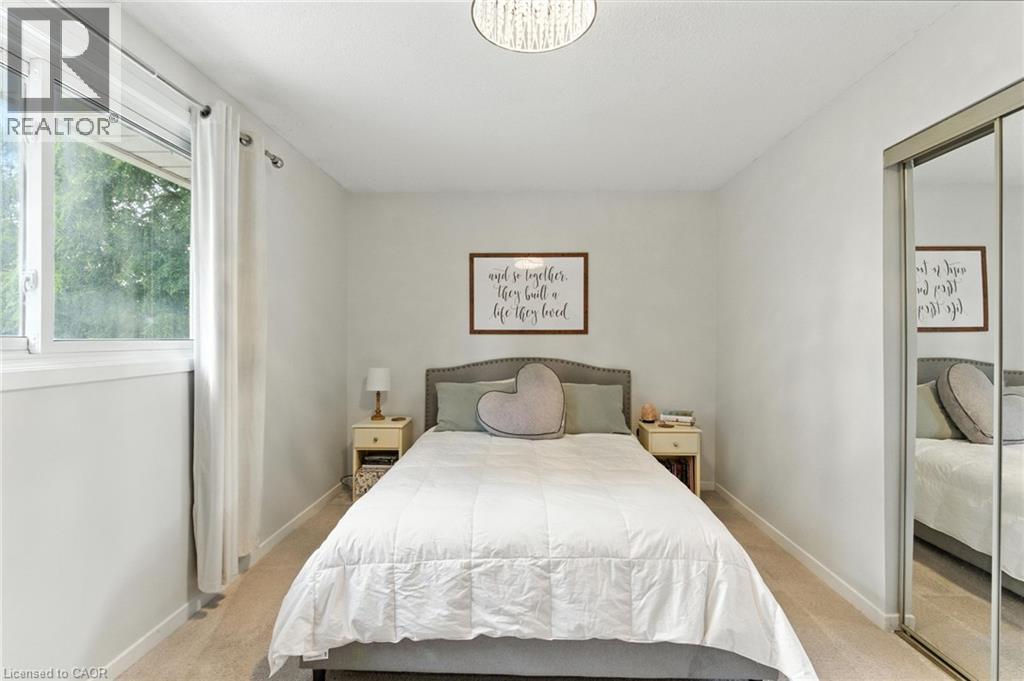 Photo 11 of 374 Magnolia Drive, Hamilton ON