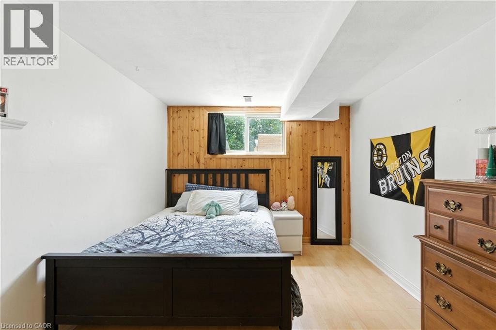 Photo 26 of 374 Magnolia Drive, Hamilton ON