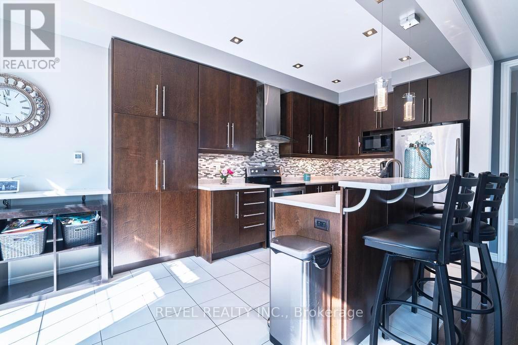 Photo 13 of 1 Coastline Drive, Brampton ON