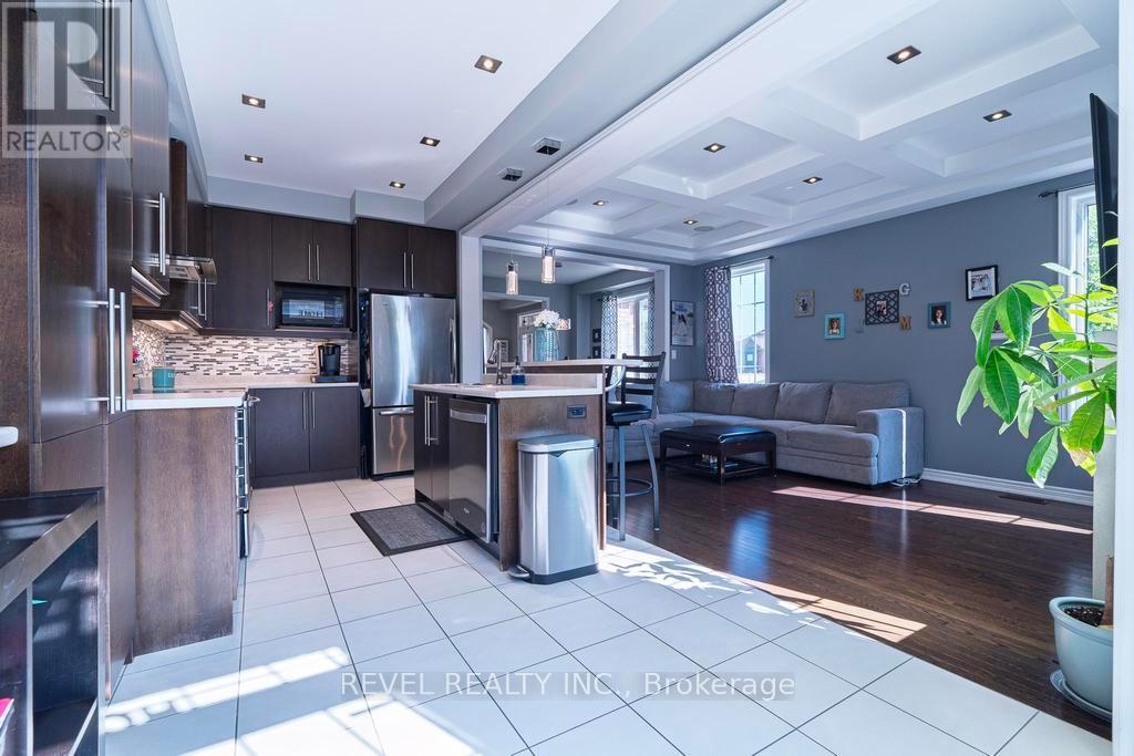 Photo 17 of 1 Coastline Drive, Brampton ON