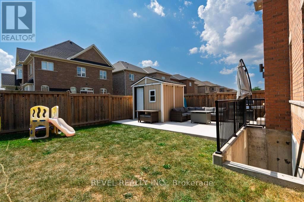 Photo 39 of 1 Coastline Drive, Brampton ON
