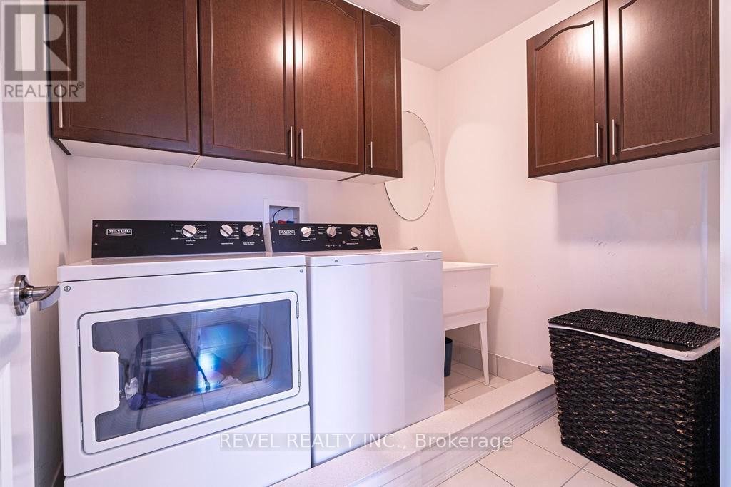 Photo 31 of 1 Coastline Drive, Brampton ON