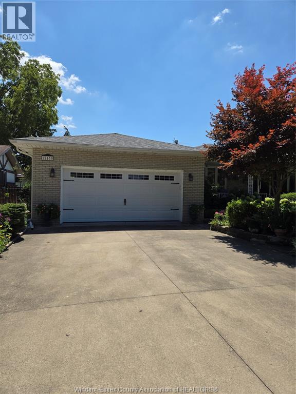 Photo 4 of 12139 Papineau Crt, Tecumseh ON