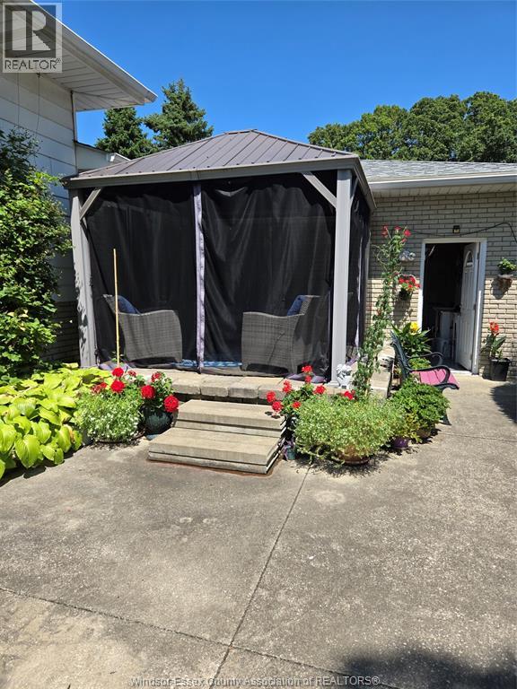 Photo 9 of 12139 Papineau Crt, Tecumseh ON