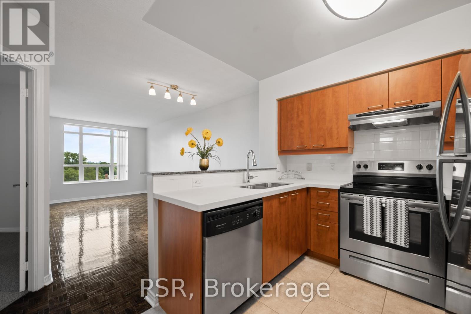 Photo 6 of 711 515 Rosewell Avenue, Toronto ON