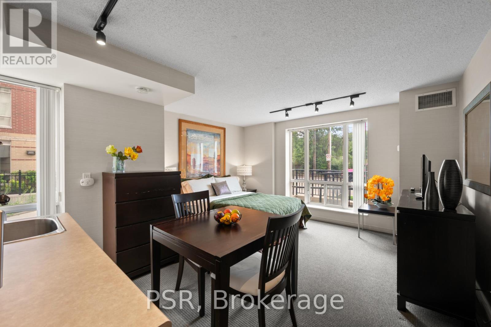 Photo 1 of 711 515 Rosewell Avenue, Toronto ON