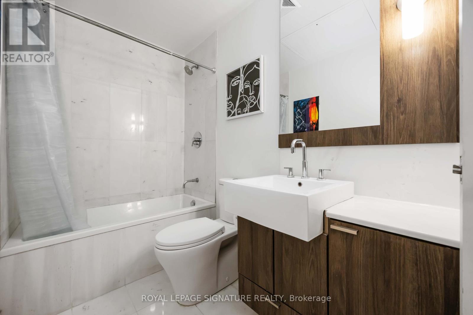 Photo 21 of 3407 88 Blue Jays Way, Toronto ON