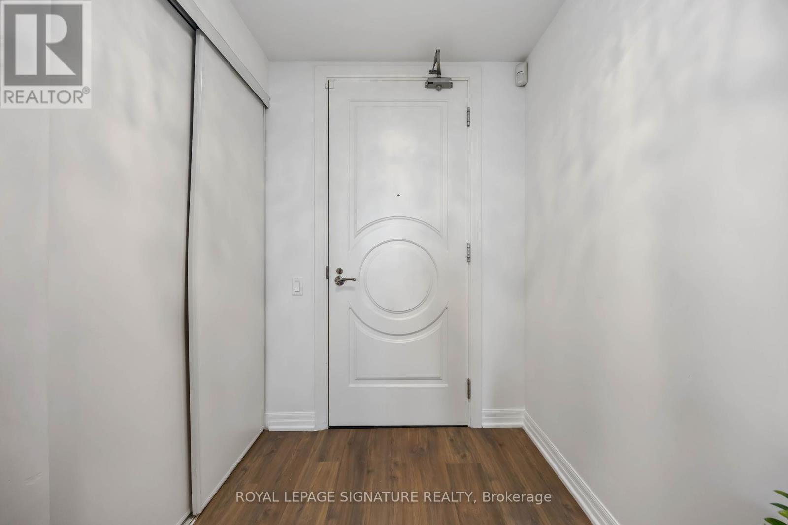 Photo 6 of 3407 88 Blue Jays Way, Toronto ON