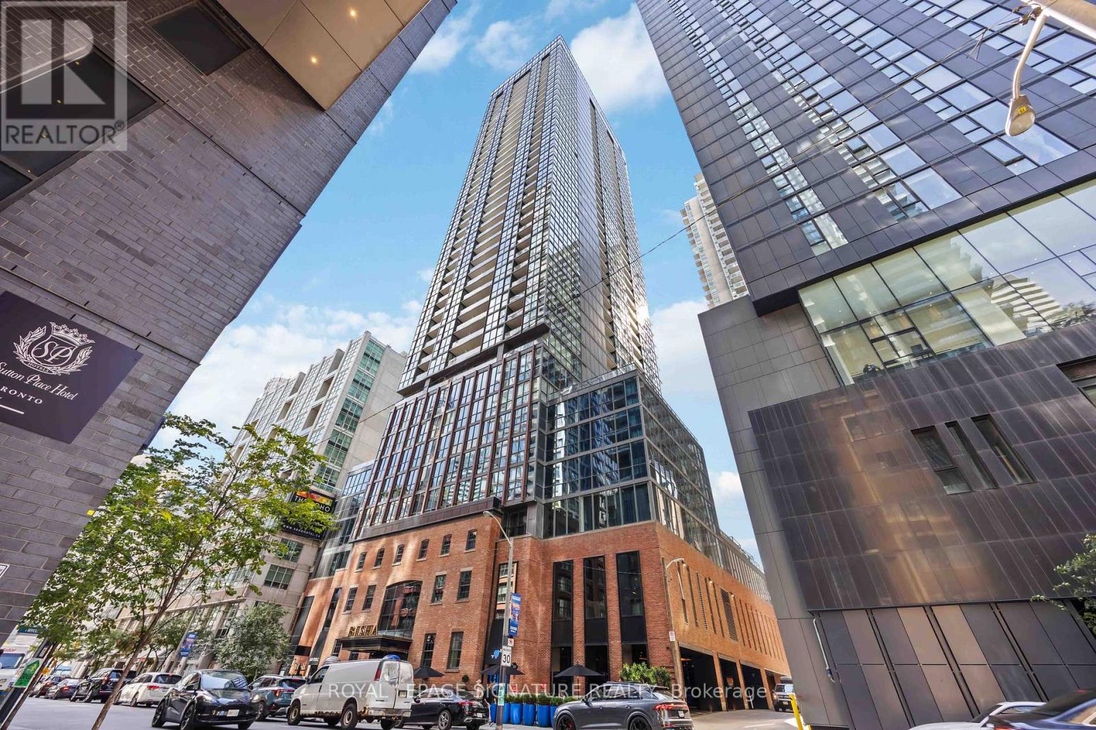 Photo 1 of 3407 88 Blue Jays Way, Toronto ON