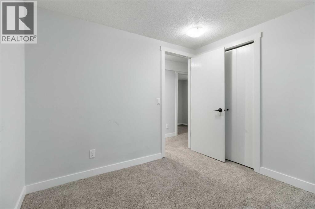 Photo 33 of 200 Macewan Glen Drive Nw, Calgary AB