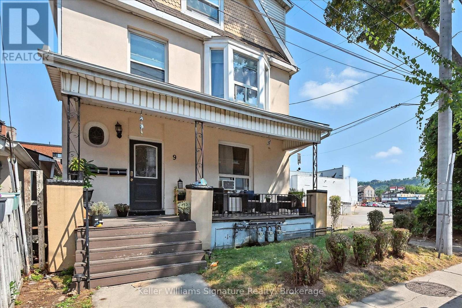Photo 3 of 9 Tisdale Street S, Hamilton ON