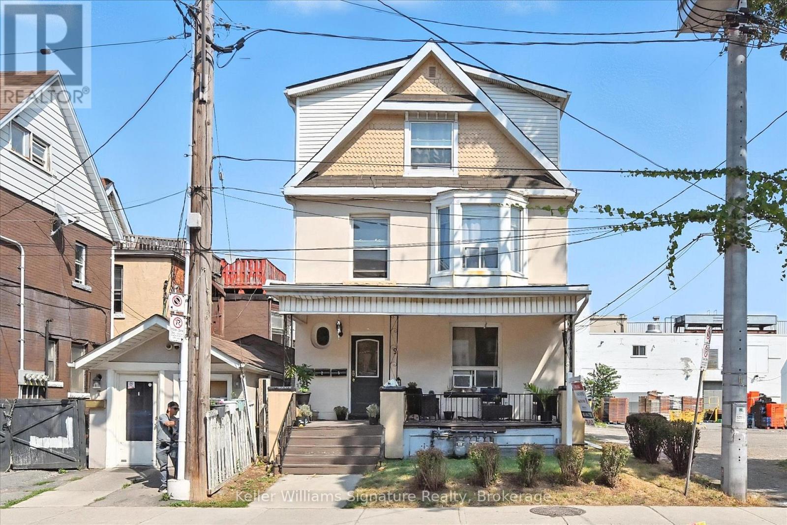 Photo 2 of 9 Tisdale Street S, Hamilton ON