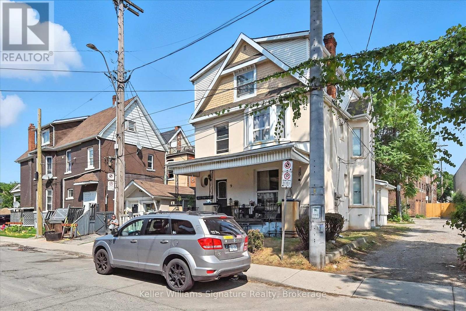 Photo 4 of 9 Tisdale Street S, Hamilton ON