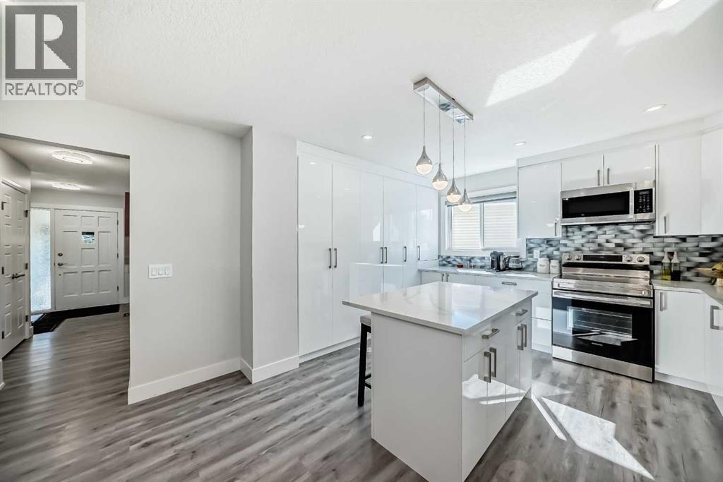Photo 1 of 19 Templeridge Place Ne, Calgary AB