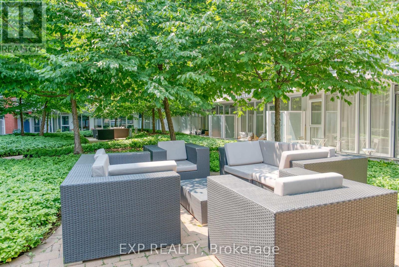 Photo 4 of 321 354 Gladstone Avenue, Ottawa ON