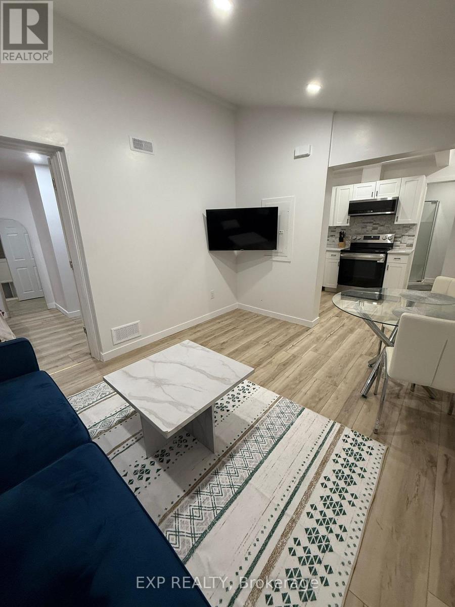 Photo 6 of 3 564 Brunel Street, Ottawa ON